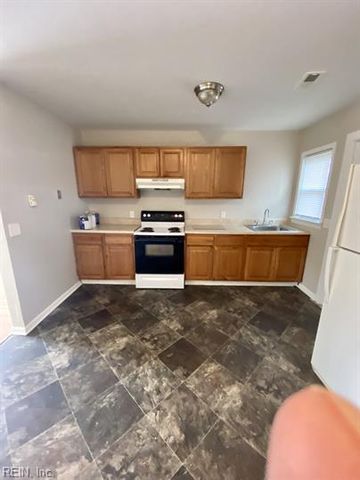 9533 19th Bay ST, Norfolk, VA 23518