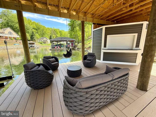 1970 MOREWOOD RD, Hardy, VA 24101