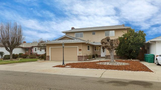 2019 Debbie Ln, Lodi, CA 95242