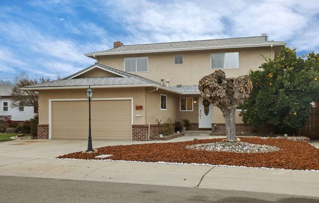 2019 Debbie Ln, Lodi, CA 95242