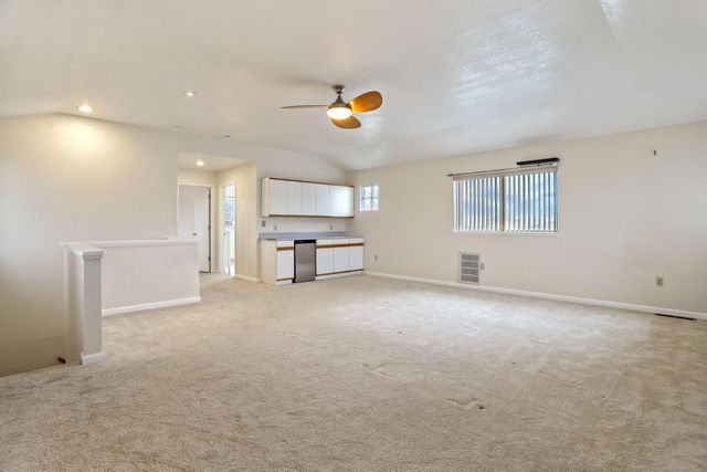 2019 Debbie Ln, Lodi, CA 95242