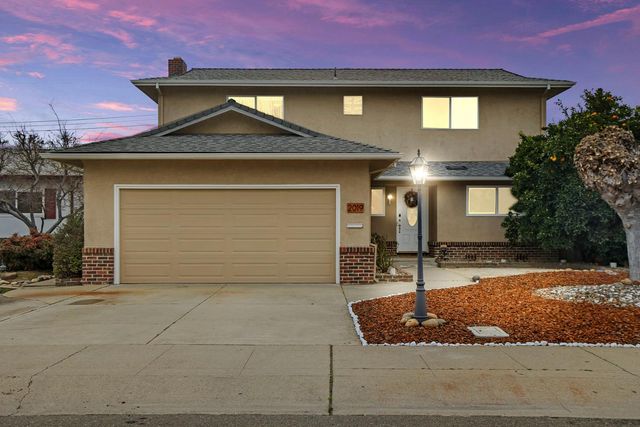 2019 Debbie Ln, Lodi, CA 95242