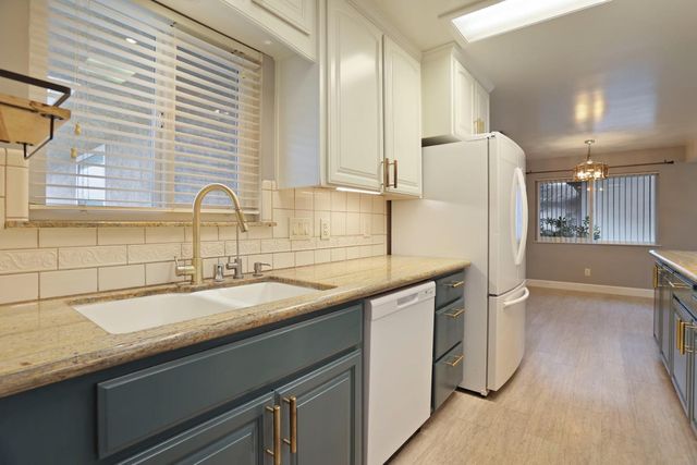 2019 Debbie Ln, Lodi, CA 95242