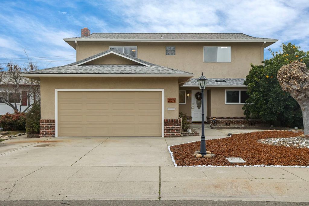 2019 Debbie Ln, Lodi, CA 95242