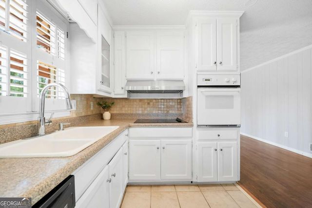 155 King David Drive SW, Lilburn, GA 30047