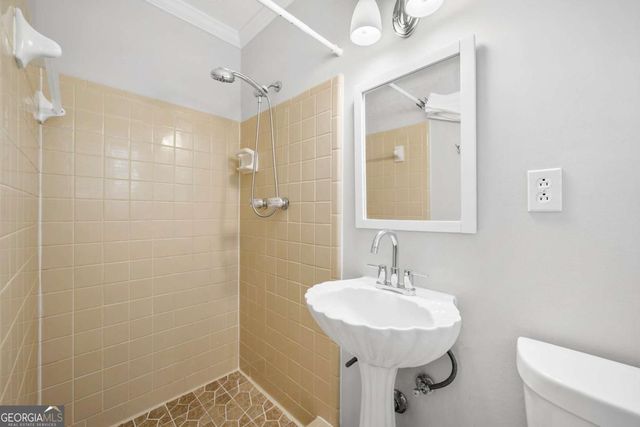 155 King David Drive SW, Lilburn, GA 30047