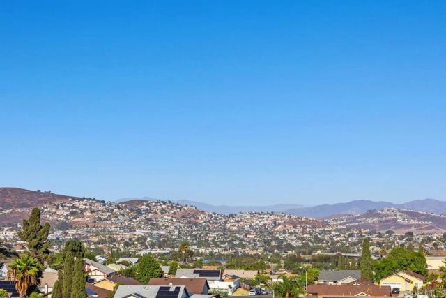 425 S Meadowbrook Drive 132, San Diego, CA 92114