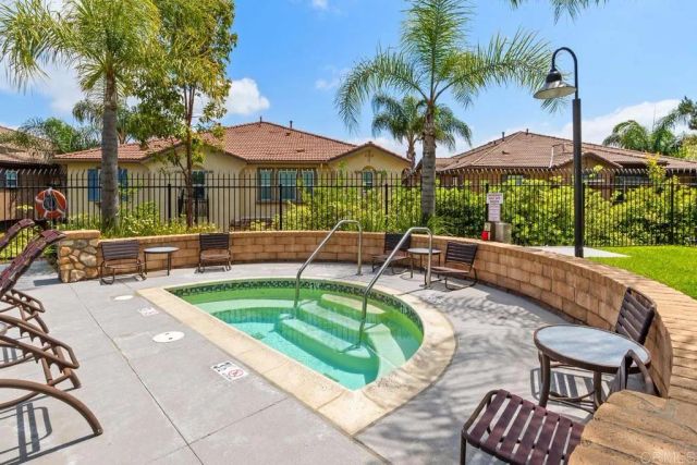 425 S Meadowbrook Drive 132, San Diego, CA 92114