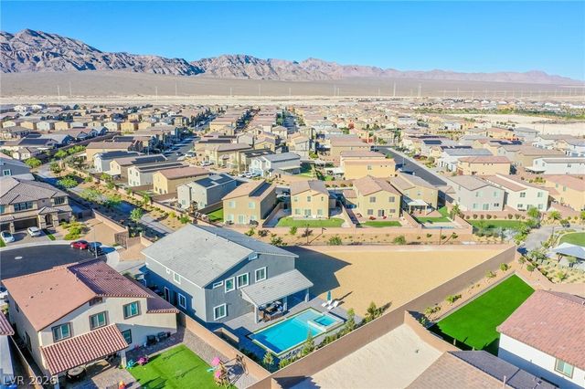 1913 Turner Cove Court, North Las Vegas, NV 89084