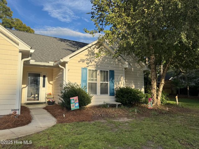 100 Southern Magnolia Court, Hampstead, NC 28443