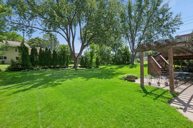 6617 Naomi Drive, Edina, MN 55439