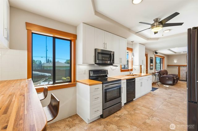 423 106th Place SW, Everett, WA 98204