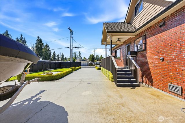 423 106th Place SW, Everett, WA 98204