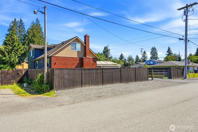 423 106th Place SW, Everett, WA 98204