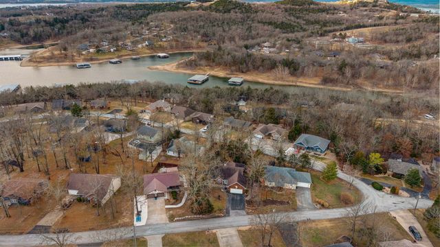 134 Deer Park Circle, Kimberling City, MO 65686