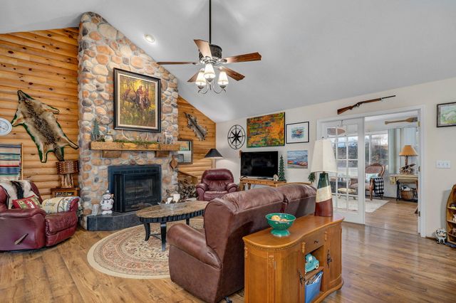 134 Deer Park Circle, Kimberling City, MO 65686