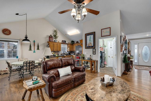 134 Deer Park Circle, Kimberling City, MO 65686