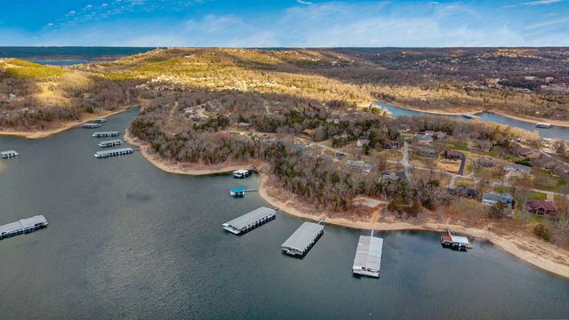 134 Deer Park Circle, Kimberling City, MO 65686