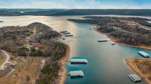 134 Deer Park Circle, Kimberling City, MO 65686