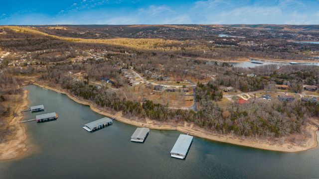 134 Deer Park Circle, Kimberling City, MO 65686