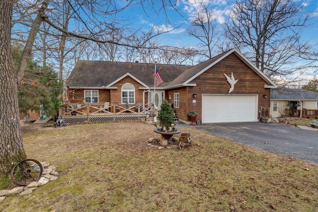 134 Deer Park Circle, Kimberling City, MO 65686