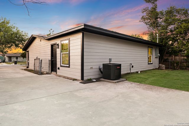 314 Shrine, San Antonio, TX 78221