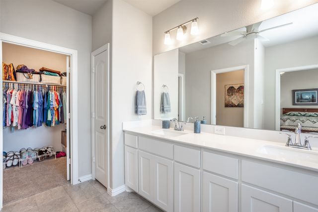 622 Juneau Street, Gainesville, TX 76240