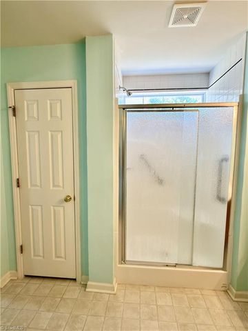 3706 Queenswood Lane, Jamestown, NC 27282