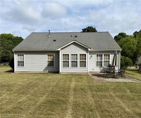 3706 Queenswood Lane, Jamestown, NC 27282