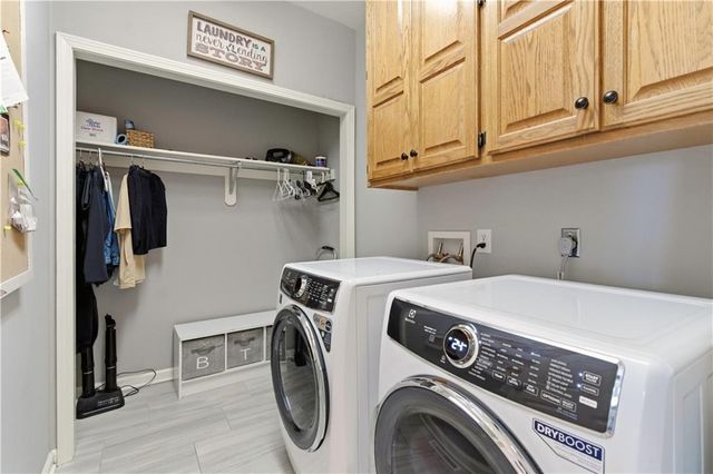 716 SW 163rd Street, Lee's Summit, MO 64082