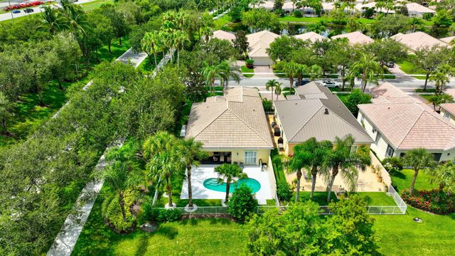 8015 Laborie Lane, Wellington, FL 33414