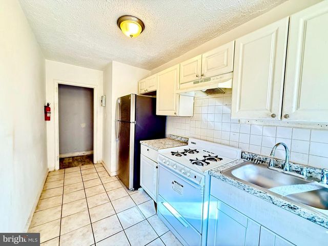 5111 AYERS PL SE, Washington, DC 20019