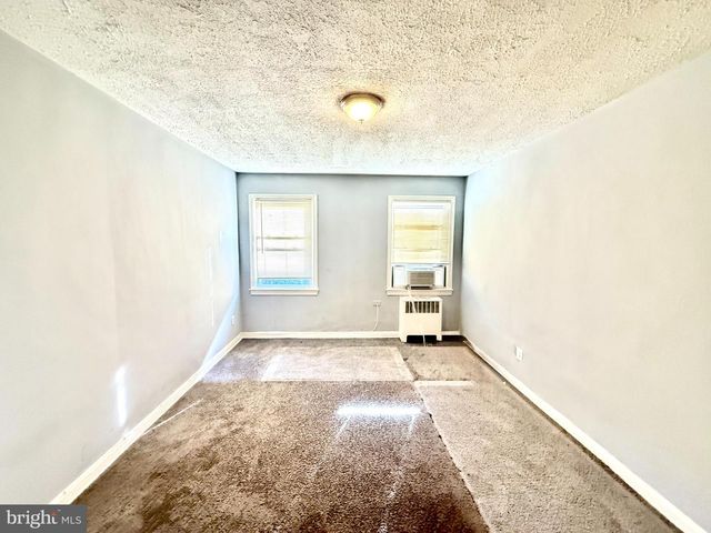 5111 AYERS PL SE, Washington, DC 20019