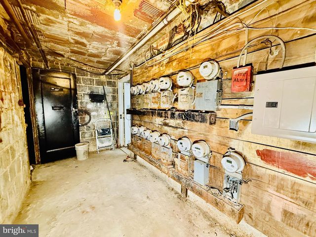 5111 AYERS PL SE, Washington, DC 20019