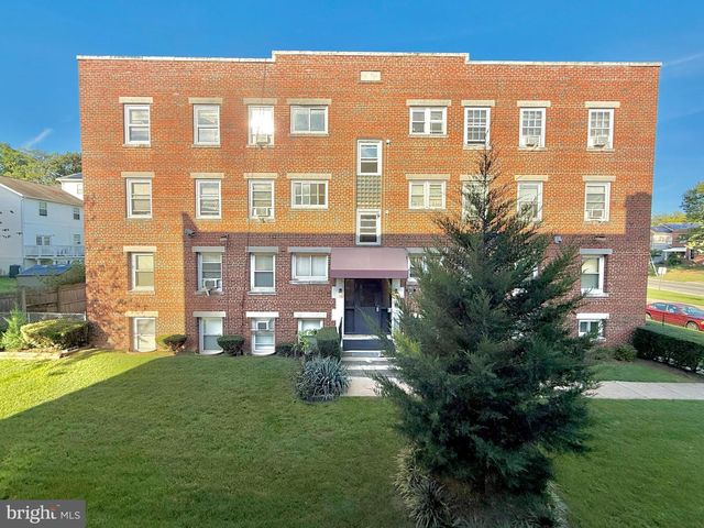 5111 AYERS PL SE, Washington, DC 20019