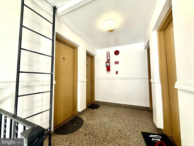 5111 AYERS PL SE, Washington, DC 20019