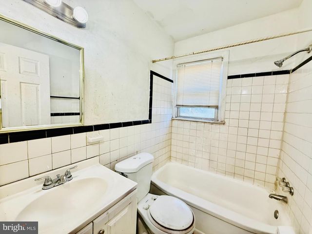 5111 AYERS PL SE, Washington, DC 20019