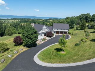 900 Crosswinds Drive, Charlotte, VT 05445