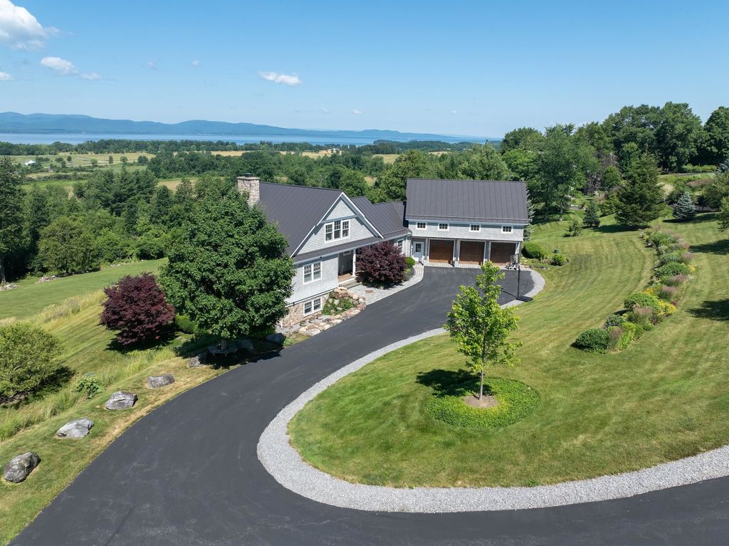 900 Crosswinds Drive, Charlotte, VT 05445