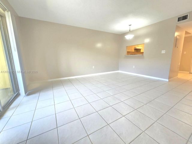 14961 SW 82nd Lane 21202, Miami, FL 33193