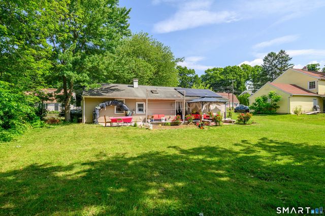 28 Hickory Street, Danbury, CT 06810