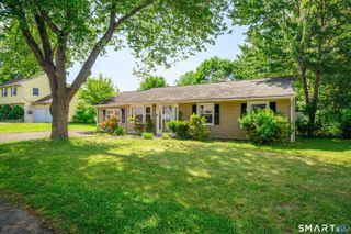 28 Hickory Street, Danbury, CT 06810