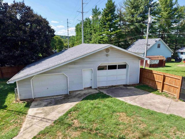 123 8th Street, Oolitic, IN 47421