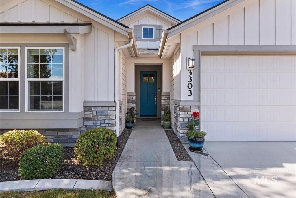 3303 S Saxony Ave, Eagle, ID 83616 photo 2