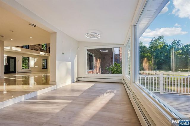 1050 Ramapo Valley Road, Mahwah, NJ 07430