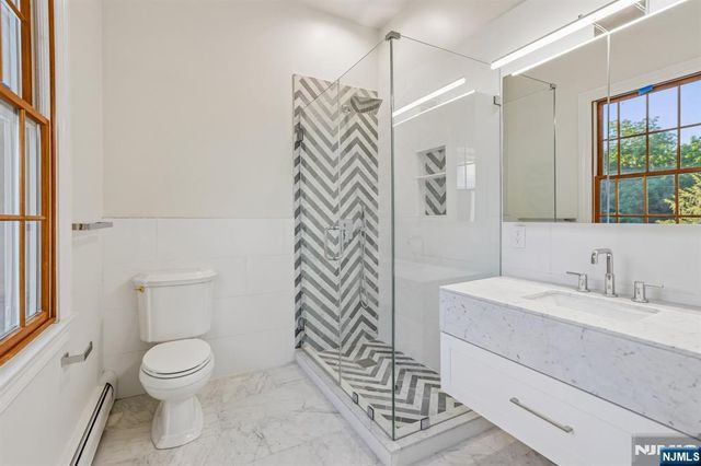 1050 Ramapo Valley Road, Mahwah, NJ 07430
