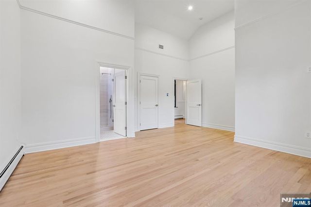 1050 Ramapo Valley Road, Mahwah, NJ 07430