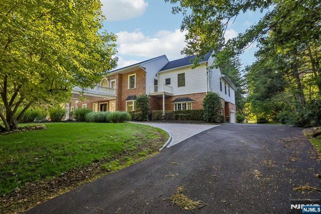 1050 Ramapo Valley Road, Mahwah, NJ 07430