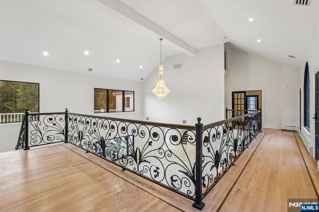 1050 Ramapo Valley Road, Mahwah, NJ 07430