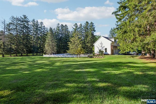 1050 Ramapo Valley Road, Mahwah, NJ 07430